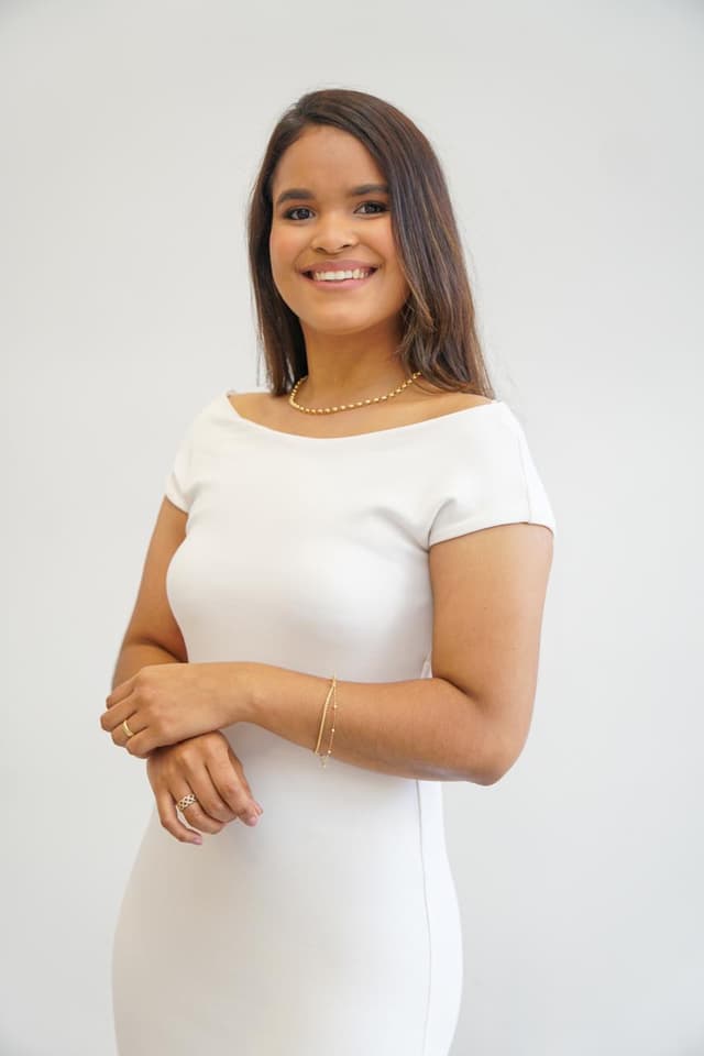 Dra Paula Bezerra